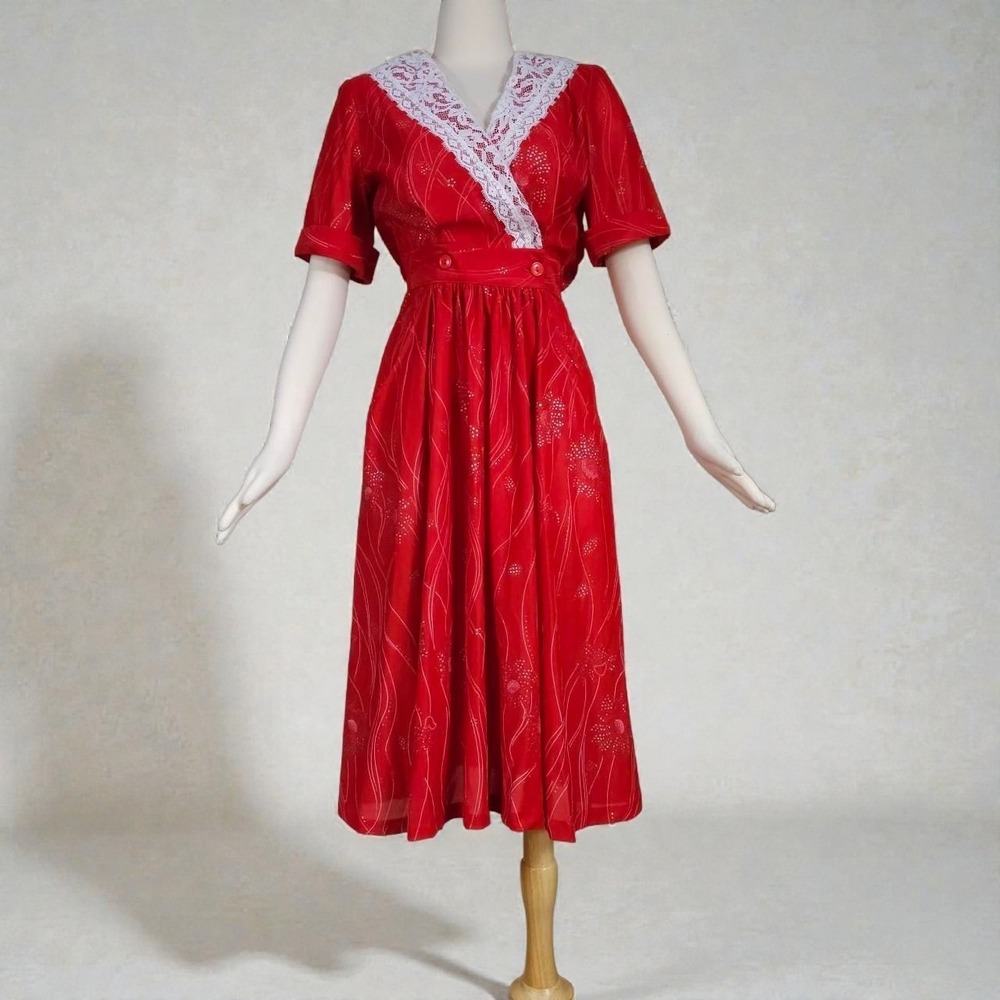 Vintage 1970s Red Dress Sparkle Flowers Lace Collar Short Sleeve Gown Wrap Top